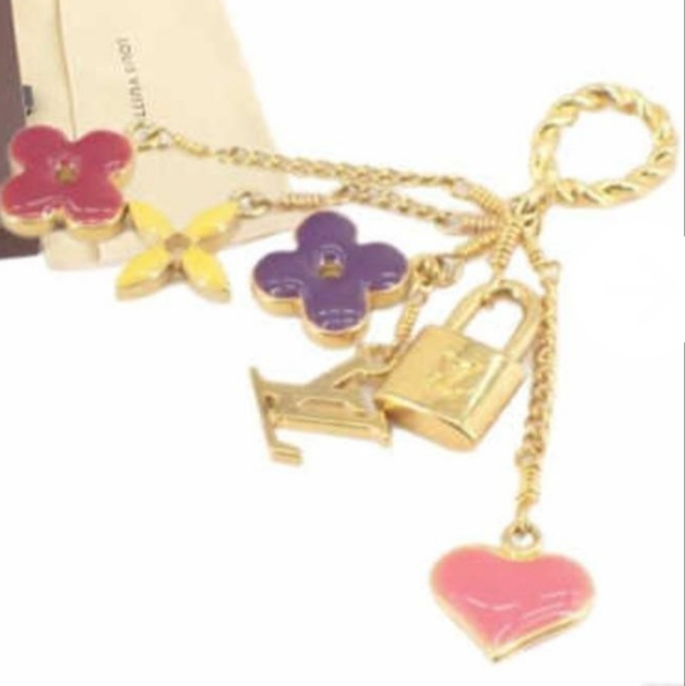Louis Vuitton Heart & Flower Pendant/ Charm with Dustbag & Box